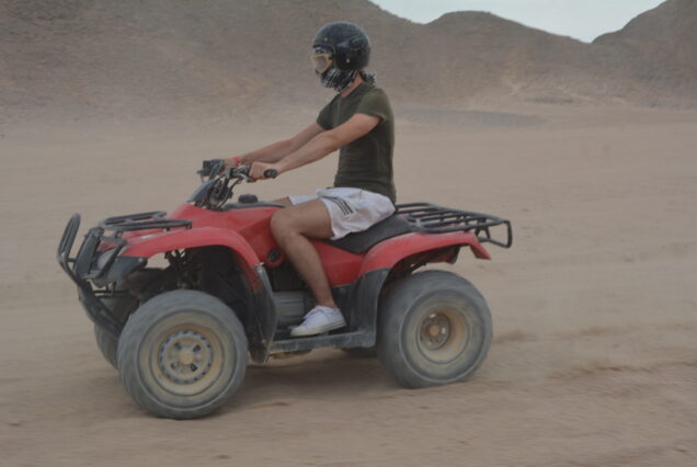  El Gouna Canyon Quad Ausflug Quad Safari El Gouna, Kleingruppe, Kamelritt, deutschsprachiger Guide, Wüstentour El Gouna, Dry Canyon, Wadi Billy, Beduinendorf