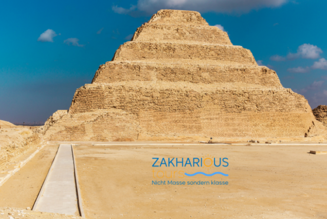 Tagesausflug Kairo ab El Gouna: Grand Ägyptisches Museum per Flug, Sakkara-Pyramide & Serapeum von Sakkara